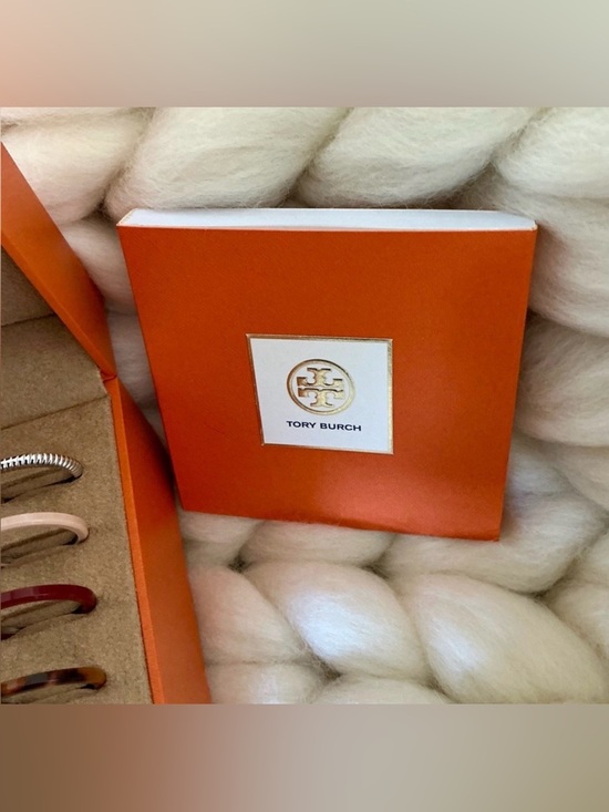 Tory Burch Gigi Watch Set NWT - Picture 9 of 11